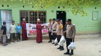 Polsek Pujud Berbagi Takjil di Pesantren Tahfiz Tarbiyatul Quran, Pererat Silaturahmi di Bulan Ramadhan