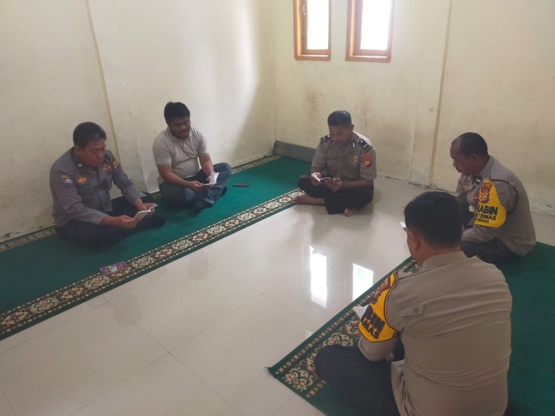 Perkuat Mental dan Spiritual Personel, Polsek TPTM Rohil Ikuti Binrohtal Bersama SSDM Polri Secara Daring