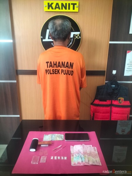 Digerebek Tengah Malam! Bandar Sabu di Tanjung Medan Dibekuk Polsek Pujud, 5 Paket Sabu dan Uang Disita