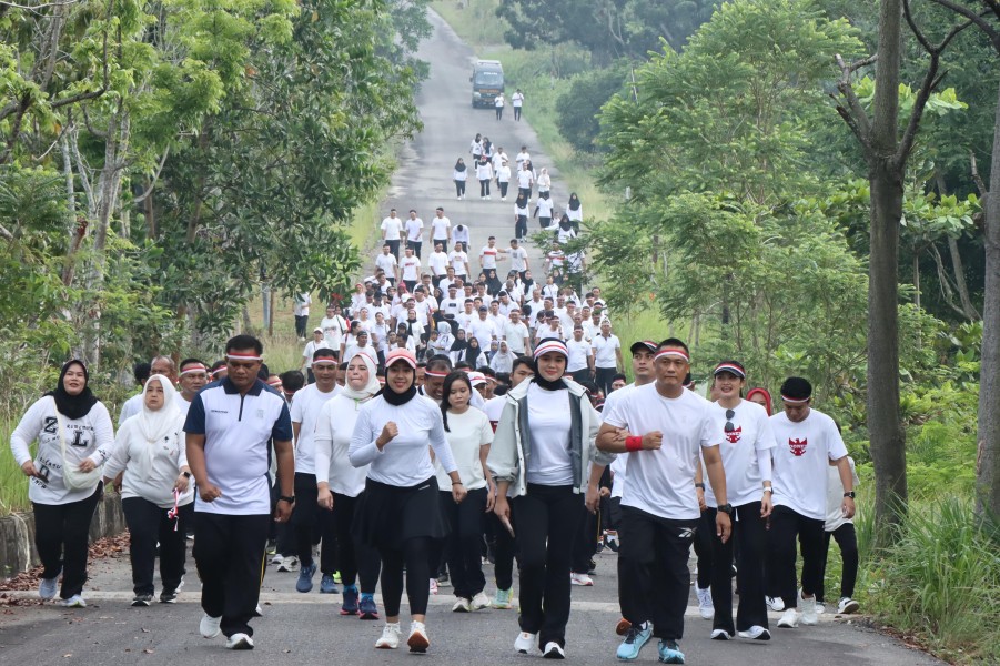 Polres Rokan Hilir Gelar Olahraga dan Lomba Meriahkan HUT Ke-80 RI Bersama Masyarakat