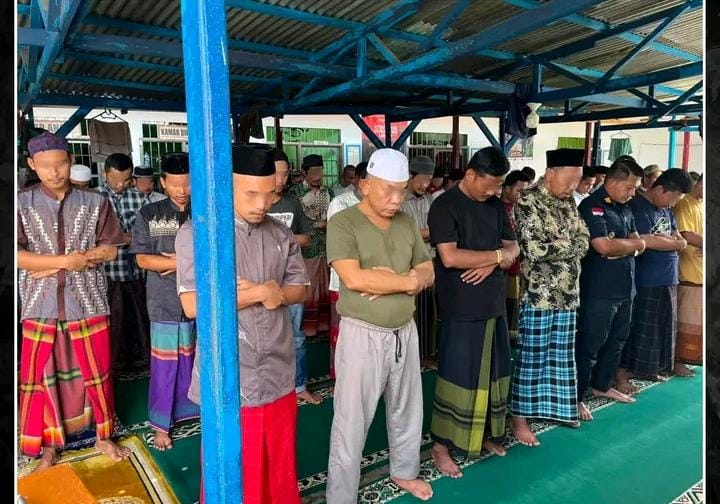 Petugas dan WBP Lapas Kelas III Gunungtua Gelar Salat Jumat Berjamaah