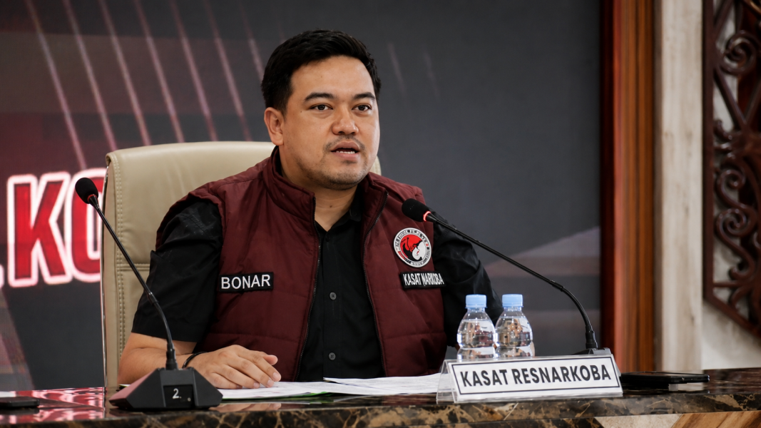 Kasat Narkoba Kukar Diduga Terlibat Jaringan Liquid Vape Etomidate, Polda Kaltim Bongkar 70 Paket Barang Bukti