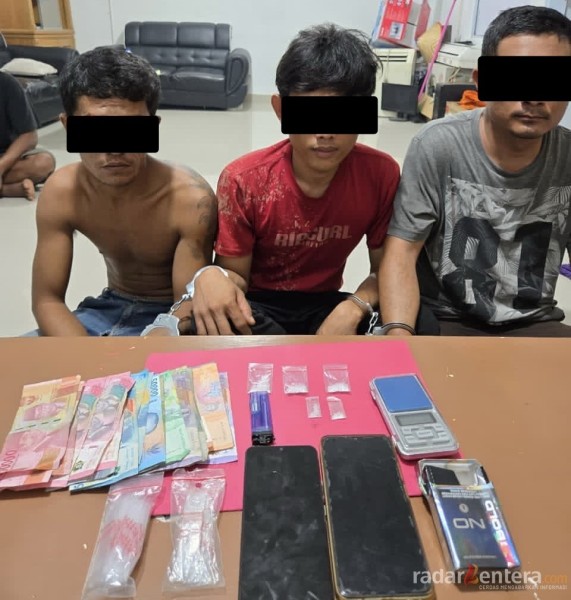 Tiga Pria Diciduk Polisi Saat Diduga Hendak Konsumsi Sabu