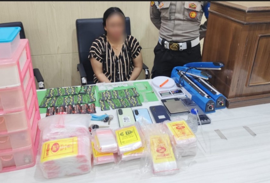 Gerebek Kamar Kos di Pekanbaru, Polisi Sita 56,64 Gram Sabu dan 28 Cartridge Diduga Berisi Etomidate