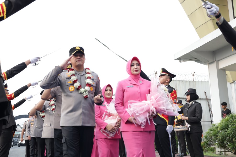 Estafet Kepemimpinan Bergulir, Kapolda Riau Pimpin Sertijab Wakapolda hingga Sejumlah Kapolres