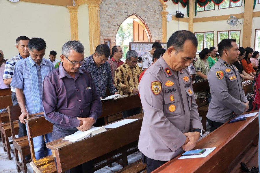Minggu Kasih di GKPI Simpang Benar, Wakapolres Rohil Ajak Jemaat Perkuat Kerukunan dan Jaga Kamtibmas