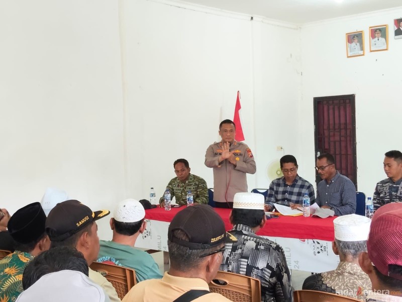 Temui Warga Pendemo, Kapolres Rohil Tegas: Seluruh Personel Polsek Panipahan Akan Diganti