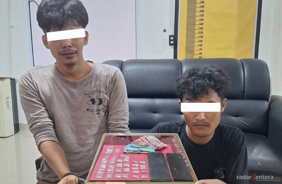Digerebek di Jalinsum Duri–Dumai! 30 Paket Sabu Disembunyikan di Plafon, Dua Pria Tak Berkutik Diciduk Polisi