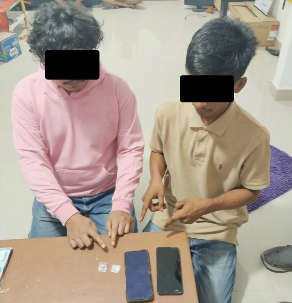 Polisi Menyamar Bongkar Transaksi Sabu di Mandau, Dua Pria Diduga Pengedar Ditangkap