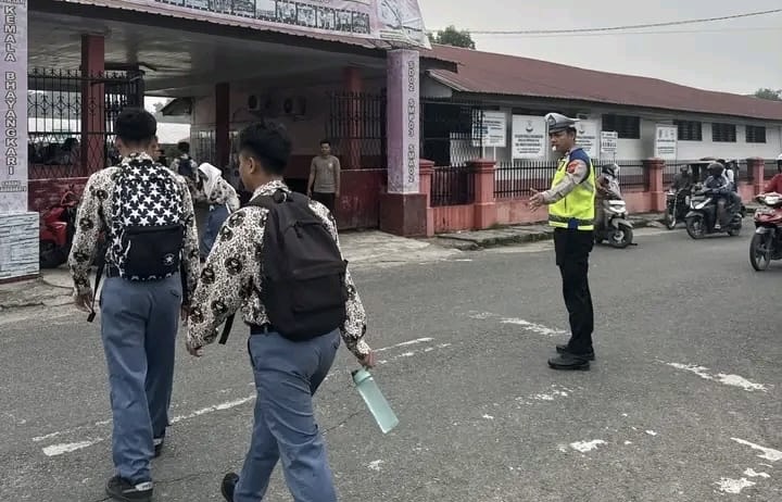 Pos Padat Pagi, Sat Lantas Polres Labuhanbatu Atur Lalu Lintas di Sejumlah Titik Strategis