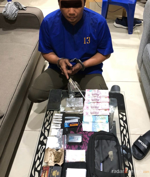 Satres Narkoba Polres Dumai Bekuk Pengedar Sabu dan Ganja di Bengkel Motor