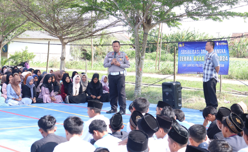 Satlantas Polres Lamsel Gelar Sosialisasi Ops Zebra Krakatau 2024 di SMKN 1 Way Panji