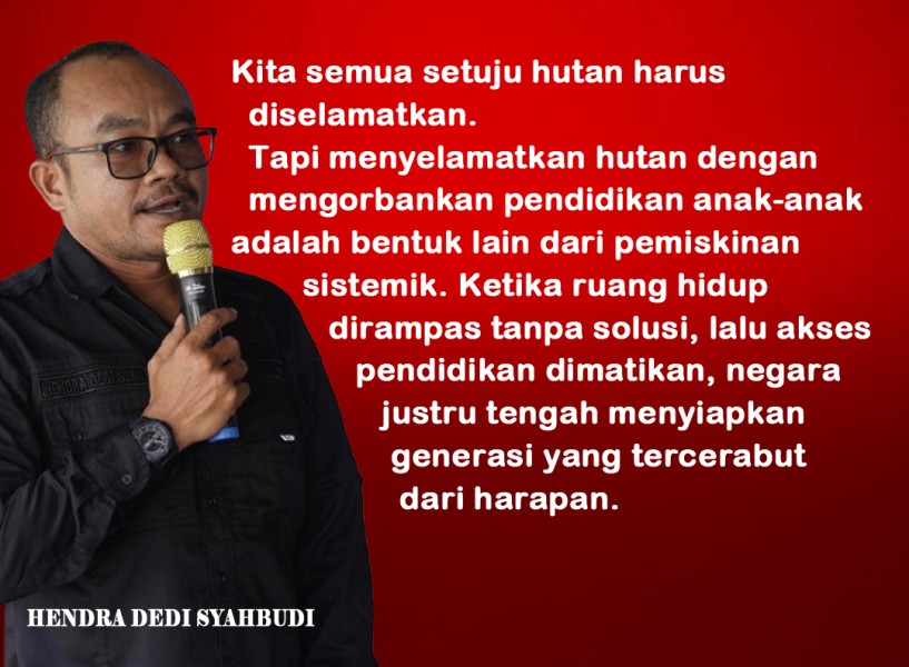 Bukan Karena Tidak Ada Ruang Kelas, Tapi Kenapa Harus Di Bawah Pohon Sawit?