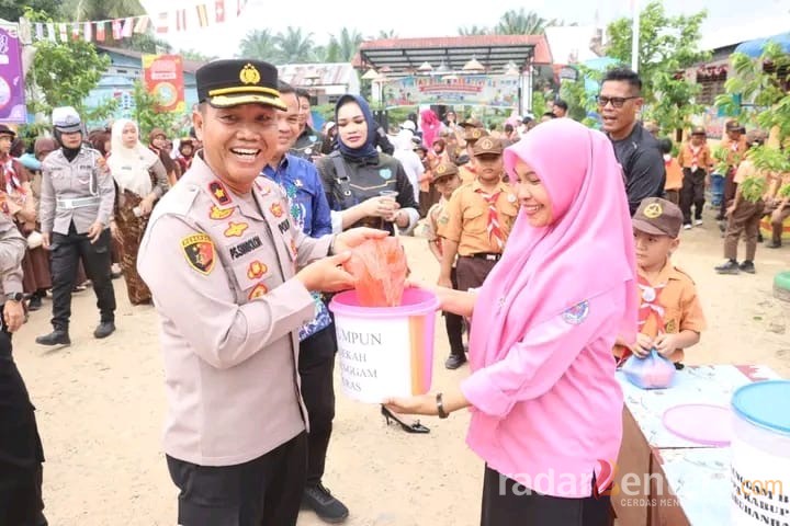 Wakapolres Labuhanbatu Hadiri Sedekah Segenggam Beras, Wujud Kepedulian terhadap Pelajar