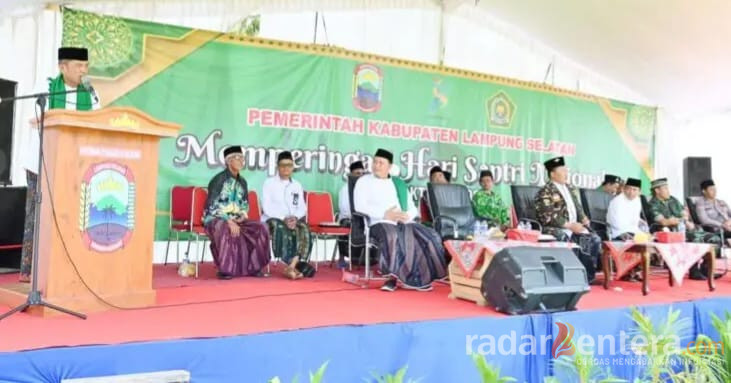 Peringati Hari Santri 2024, Pemkab Lamsel Gelar Upacara Bendera di Ketapang