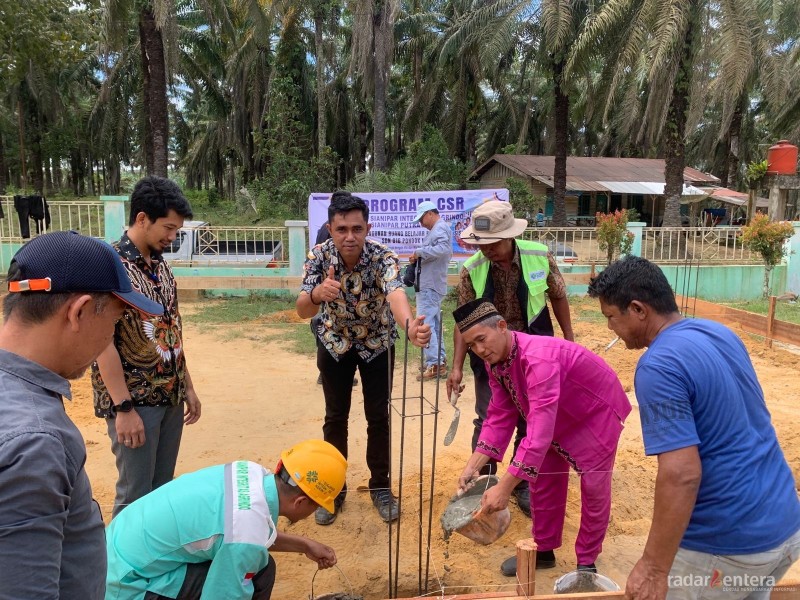 PT Sianipar Integritas Agrindo dan CV Sianipar Putra Mandiri Bangun Ruang Kelas Belajar untuk SDN 016 Pondok Kresek