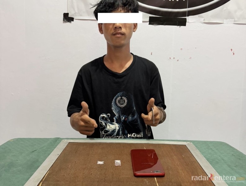 Diduga Edarkan Obat Terlarang, Pemuda 18 Tahun Diciduk Satresnarkoba Polres Bengkalis di Bathin Solapan