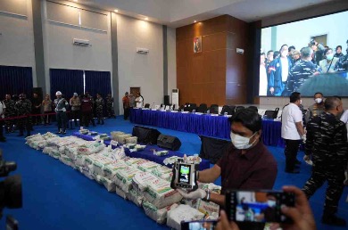 Bareskrim Polri Ungkap Penyelundupan 1,3 Ton Ketamine di Natuna, Delapan Kru Kapal Diamankan