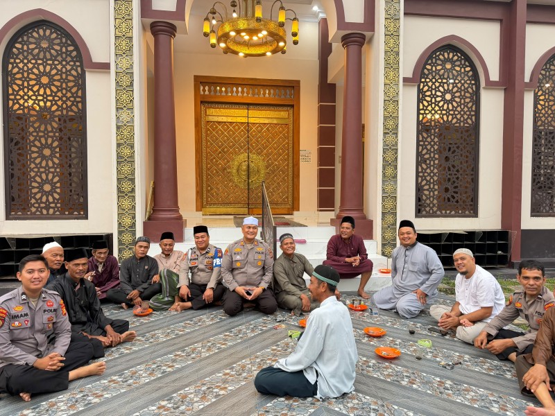 Subuh Keliling di Masjid Al Hakim, Polsek Bukit Kapur Perkuat Silaturahmi dan Keamanan Lingkungan