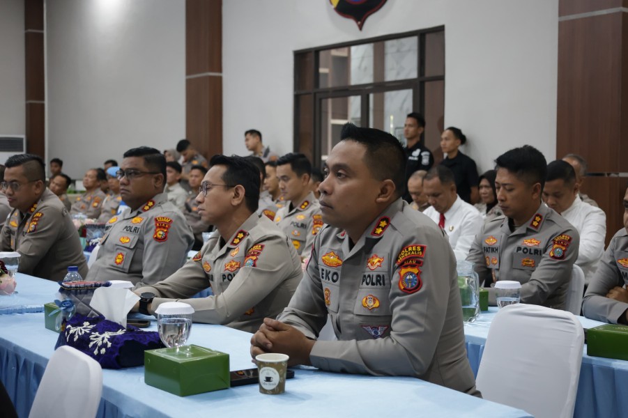 Kapolres Bengkalis Hadiri Welcome & Farewell Parade Kapolda Riau, Tegaskan Estafet Kepemimpinan Polri