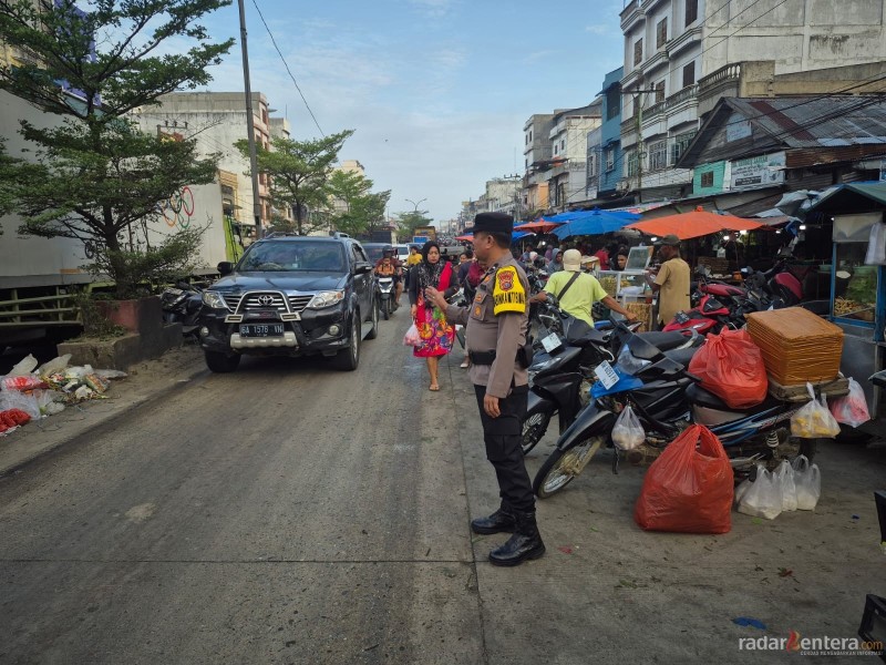 Di Tengah Padatnya Aktivitas Pagi, Polsek Bagan Sinembah Hadir Pastikan Lalu Lintas Tetap Lancar