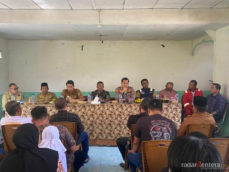 Kapolsek Bagan Sinembah Kawal Sosialisasi Proyek Pipa Gas di Pasir Putih, Warga Sampaikan Keluhan Lahan Terdampak