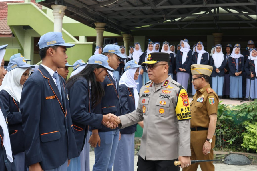 Kapolda Lampung Ingatkan Pelajar Bahaya Judi Online dan Narkoba