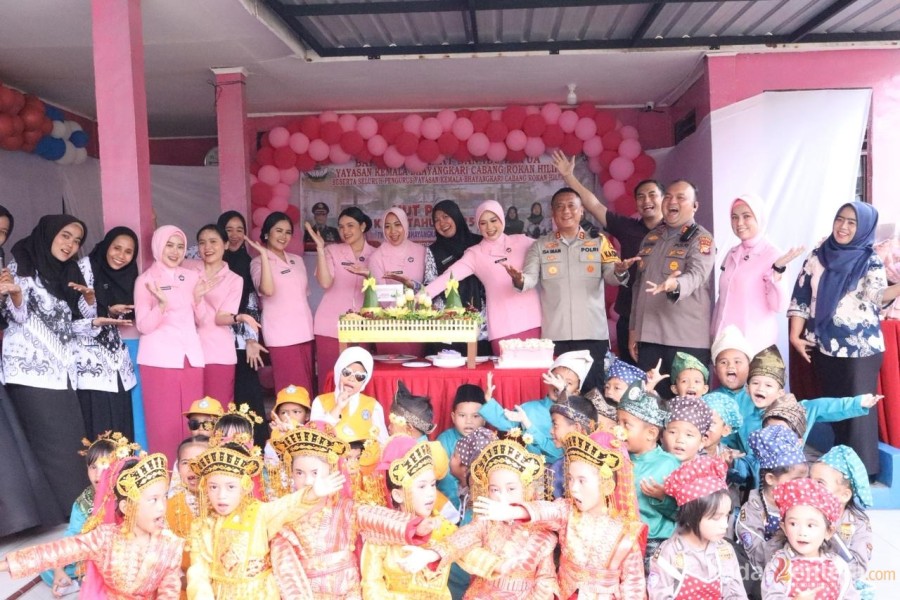 Yayasan Kemala Bhayangkari Rohil Peringati HUT PGRI ke-80 di TK Kemala Bhayangkari