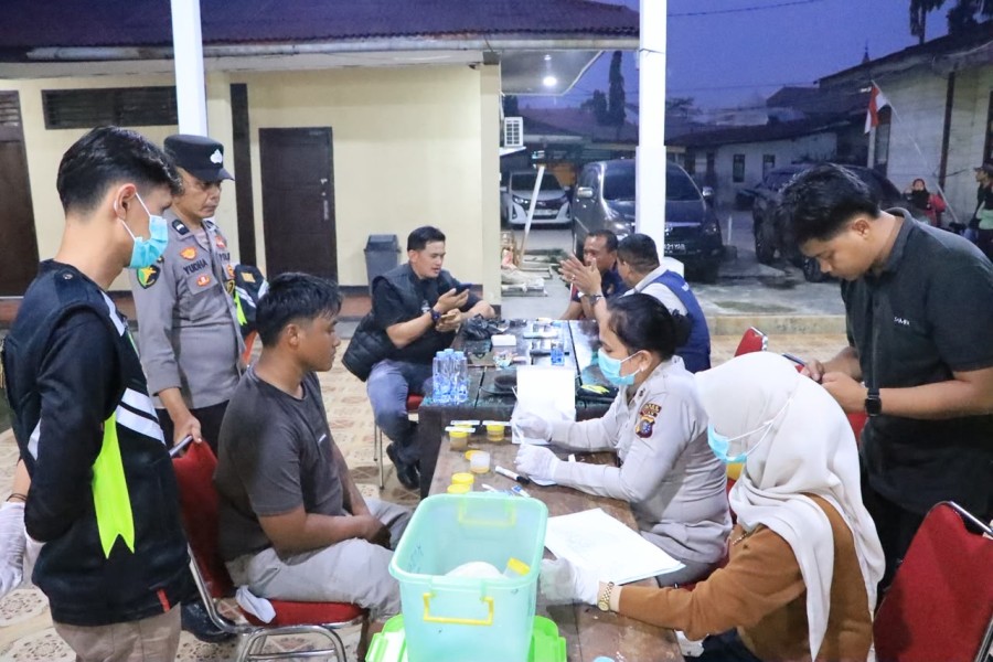 Razia Narkoba di Bagan Hulu, Lima Warga Positif Metamfetamin Diamankan untuk Pemeriksaan