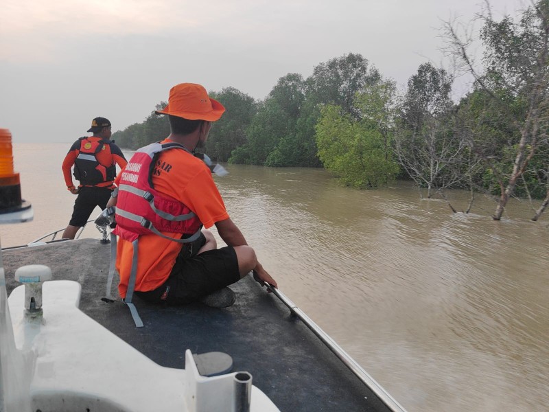 Diduga Diterkam Buaya Saat Cari Udang, Warga Batu 8 Bagansiapiapi Hilang di Sungai Rokan