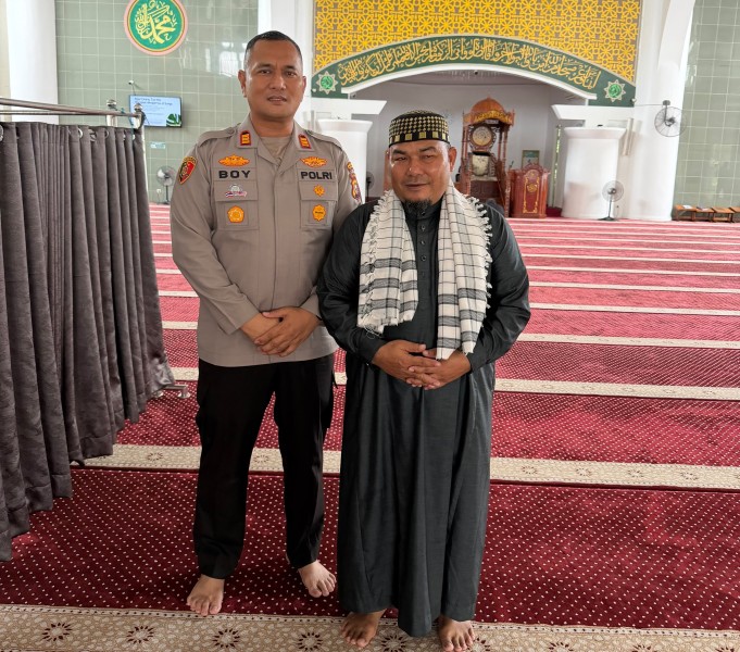 Perkuat Sinergi dengan Tokoh Agama, Kapolsek Bukit Kapur Silaturahmi ke Ketua MUI Kecamatan Bukit Kapur