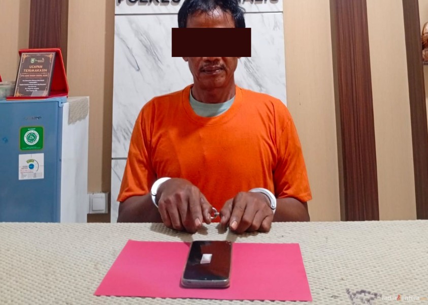 Digerebek di Rumah Petak Balai Raja, Pria 54 Tahun Tak Berkutik Saat Polisi Temukan Paket Sabu