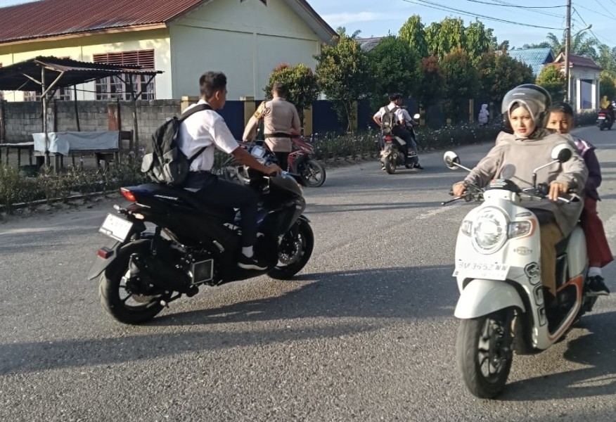 Strong Point Pagi di Melayu Besar, Polsek TPTM Hadir Jaga Kelancaran Lalu Lintas