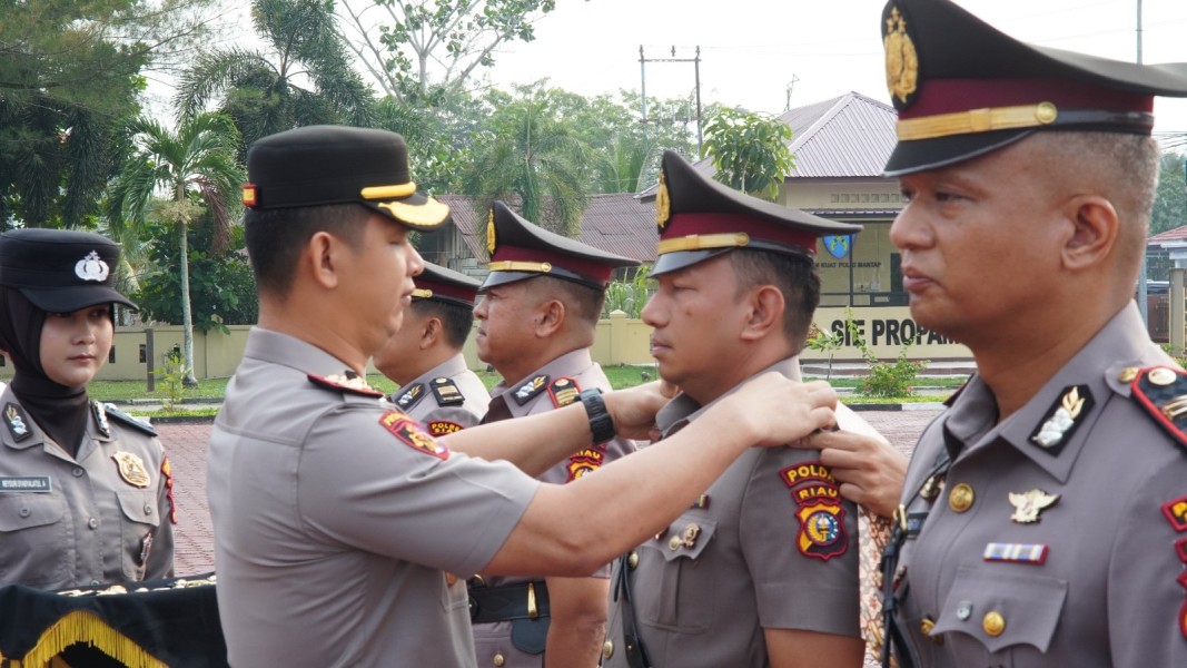 Kapolres Bengkalis Pimpin Sertijab Tiga Kapolsek, Tekankan Profesionalisme dan Pelayanan Publik
