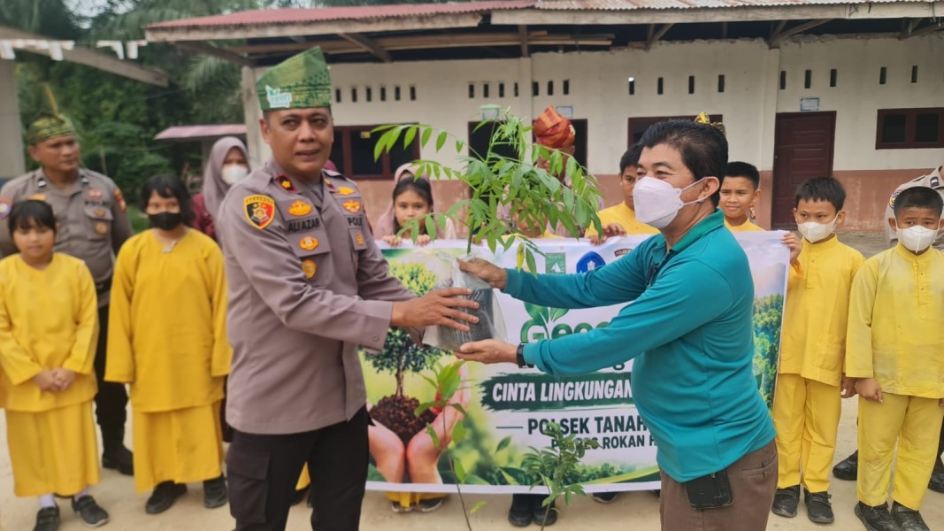 Kenalkan Green Policing kepada Siswa SD, Polsek Tanah Putih Ajak Anak Peduli Lingkungan Sejak Dini