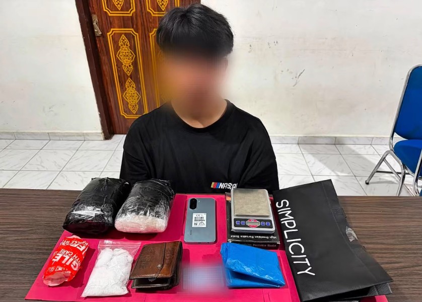 Penumpang Bandara SSK II Pekanbaru Ditangkap, Polisi Sita 2,2 Kilogram Sabu di Selangkangan