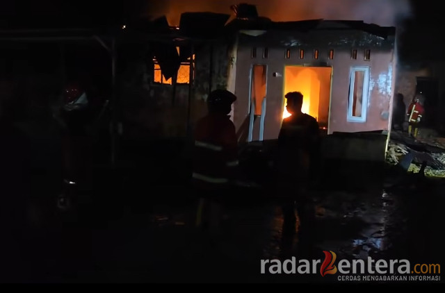 Diduga Korsleting, Rumah Karinem Hangus Terbakar