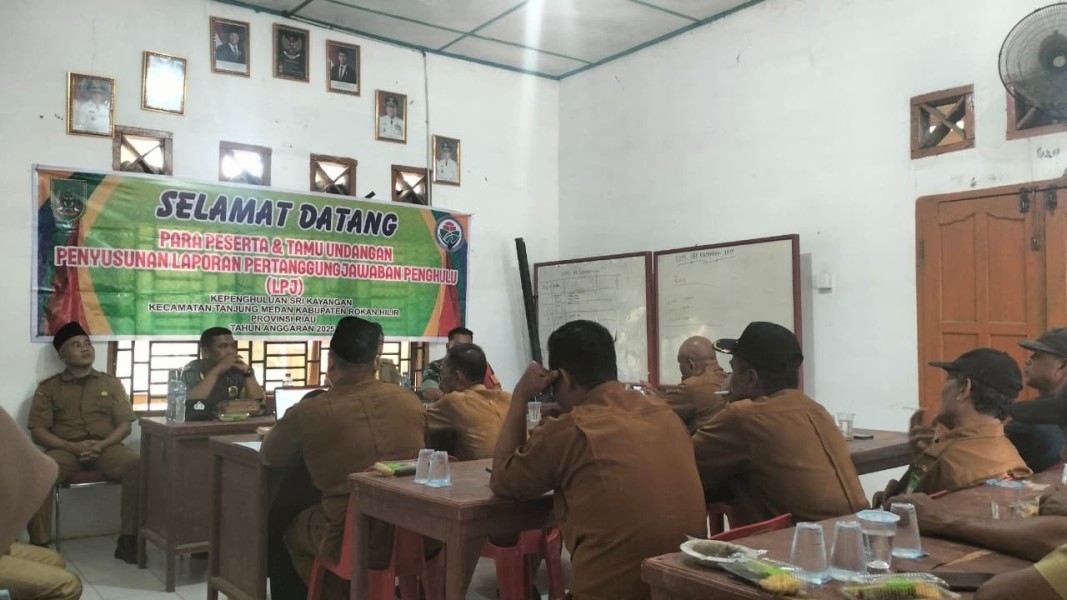 Kapolsek Pujud Hadiri Laporan Pertanggungjawaban Anggaran Kepenghuluan Srikayangan Tahun 2025