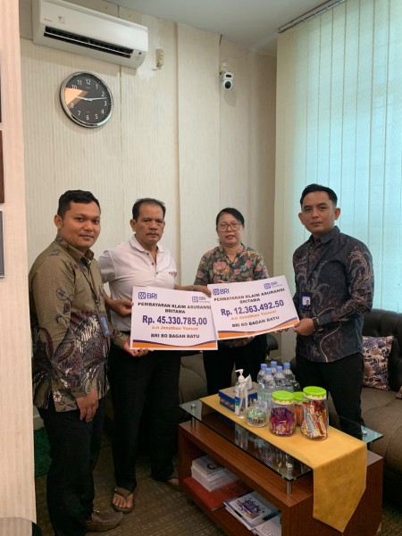 BRI BO Bagan Batu Serahkan Santunan Asuransi Rp57,69 Juta kepada Ahli Waris Nasabah