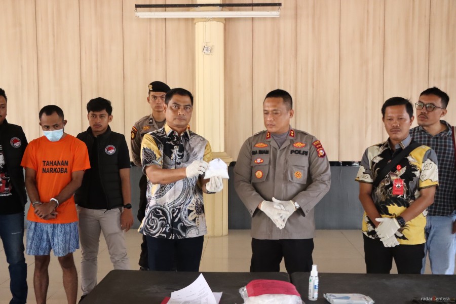 Polres Rokan Hilir Musnahkan 1 Kg Lebih Sabu dari Dua Tersangka