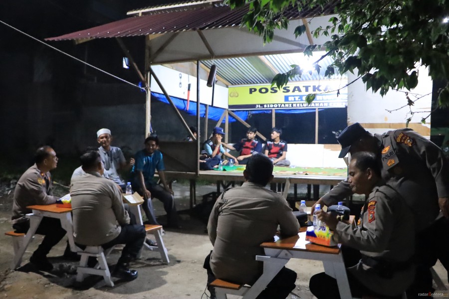 Wakapolres Rohil Sambangi Pos Satkamling Cempedak Rahuk, Ajak Warga Aktifkan Kembali Ronda Malam