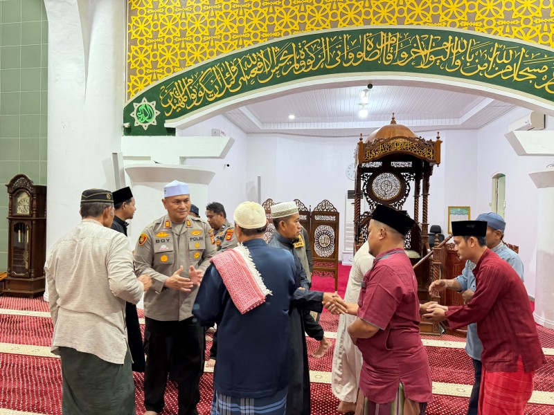 Subuh Keliling di Masjid Al Mannan, Polsek Bukit Kapur Buka Ruang Aspirasi Warga untuk Jaga Kamtibmas
