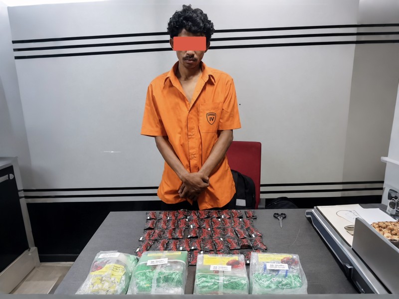 Bareskrim Polri Tangkap Seorang Pria di Dumai Bersama 4 Bungkus Besar Butiran Kristal dan 50 Etomidate