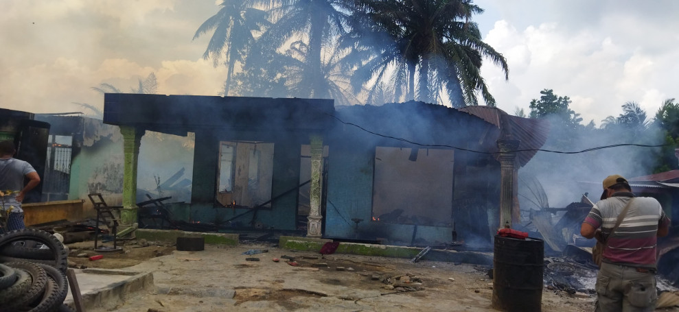 Dua Unit Rumah Warga Dusun Bakti Ludes Dilalap Api