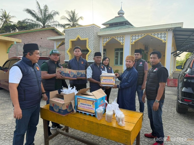 Sat Res Narkoba Polres Rokan Hilir Berbagi Takjil di Bulan Suci Ramadhan 1447 H