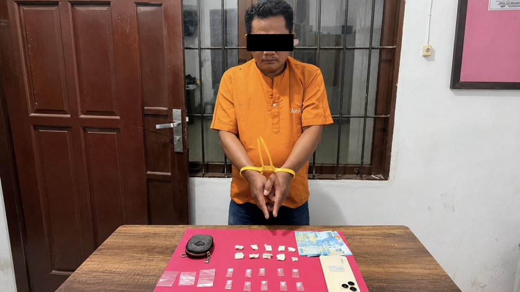 Operasi Polsek Tambang Berhasil, Terduga Pengedar Sabu di Desa Kualu Ditangkap