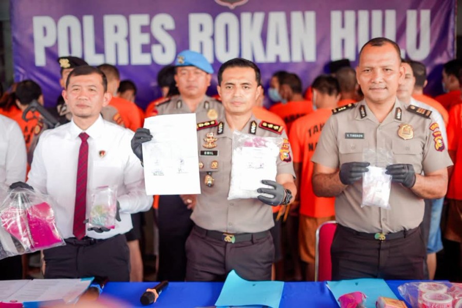 Polres Rohul Bongkar Peredaran Narkotika Skala Besar, 1,03 Kg Sabu dan 246 Pil Ekstasi Disita
